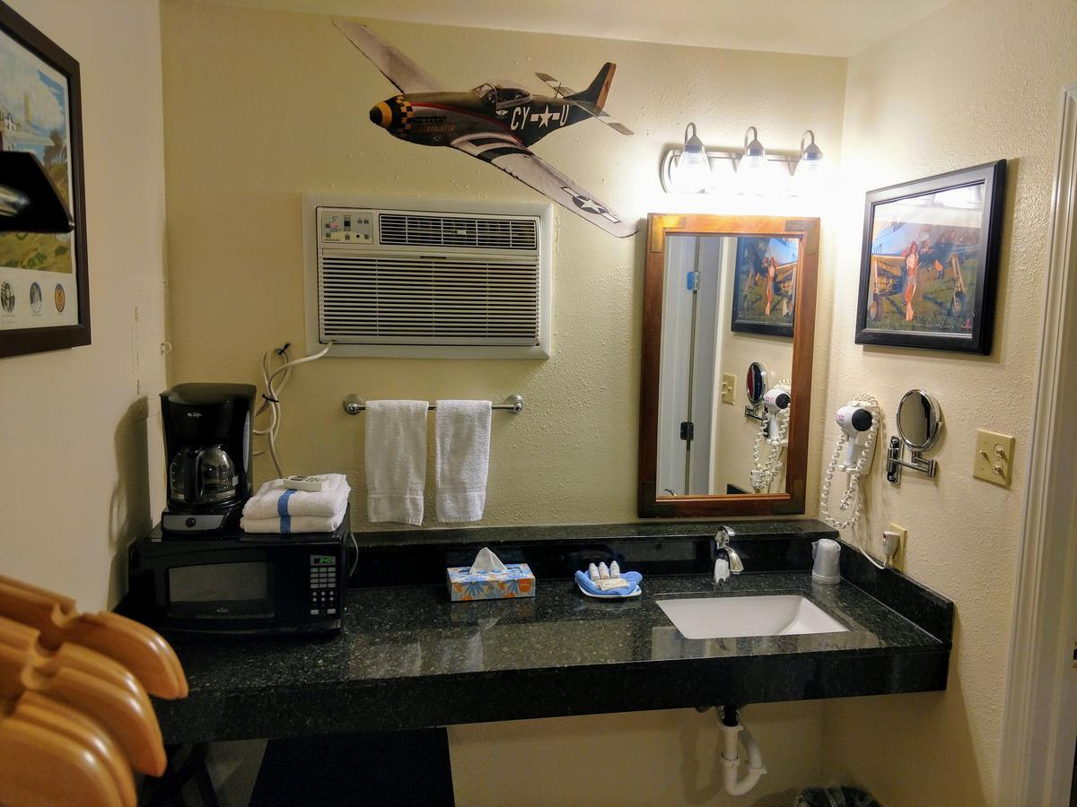 Amelia's Landing Hotel 2*