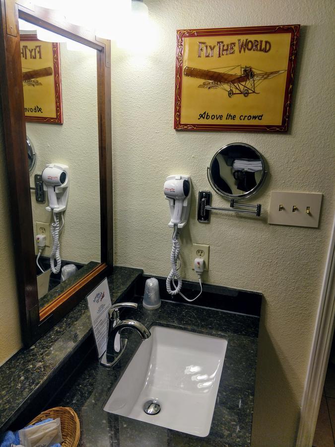 Amelia's Landing Hotel 2*